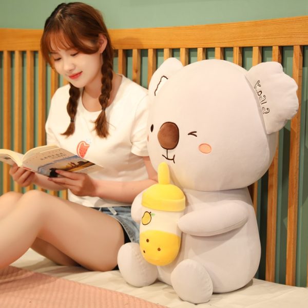 Peluche Koala avec Bubble Tea Jaune – Image 6